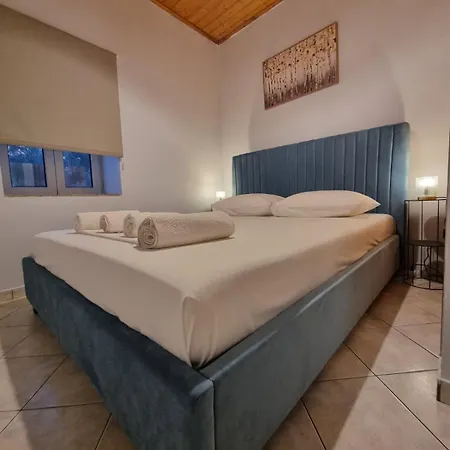 Nature's Nook Paxos Apartment