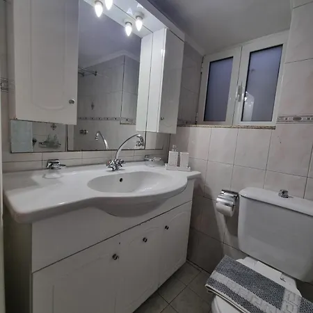 Nature's Nook Paxos Apartman